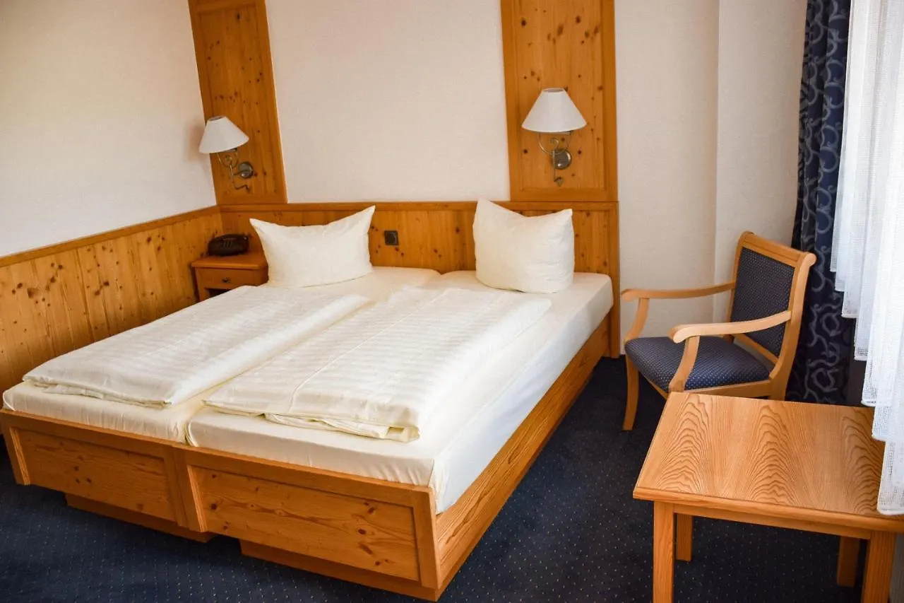 Hotel Bergwiesen Lohr 0*,